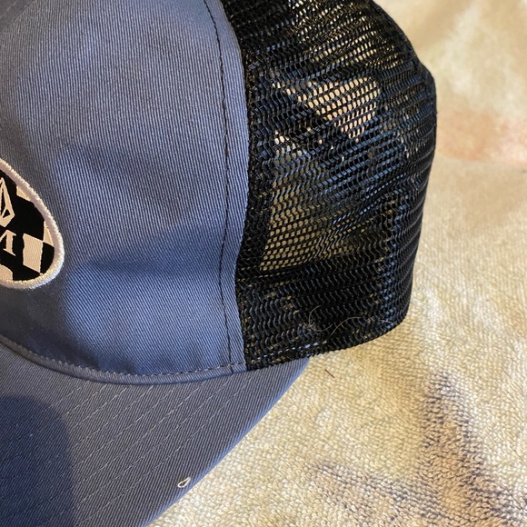 Volcom snapback hat - Picture 3 of 4